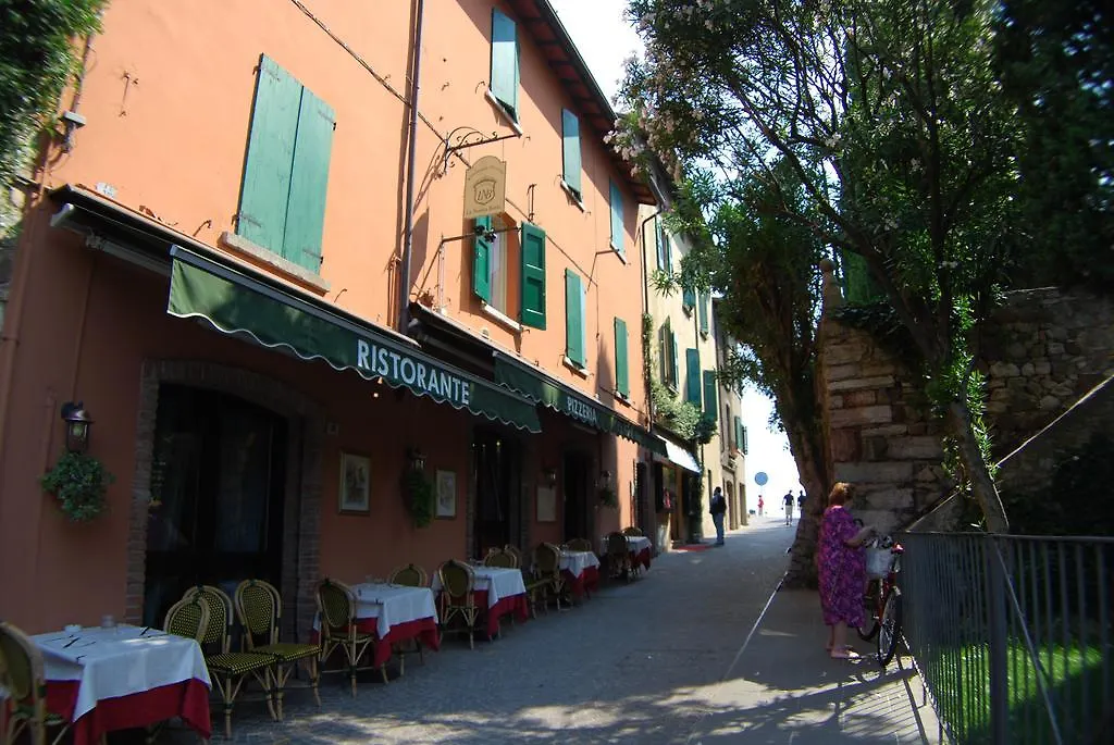 Appartamenti Corneliani Sirmione 0*,